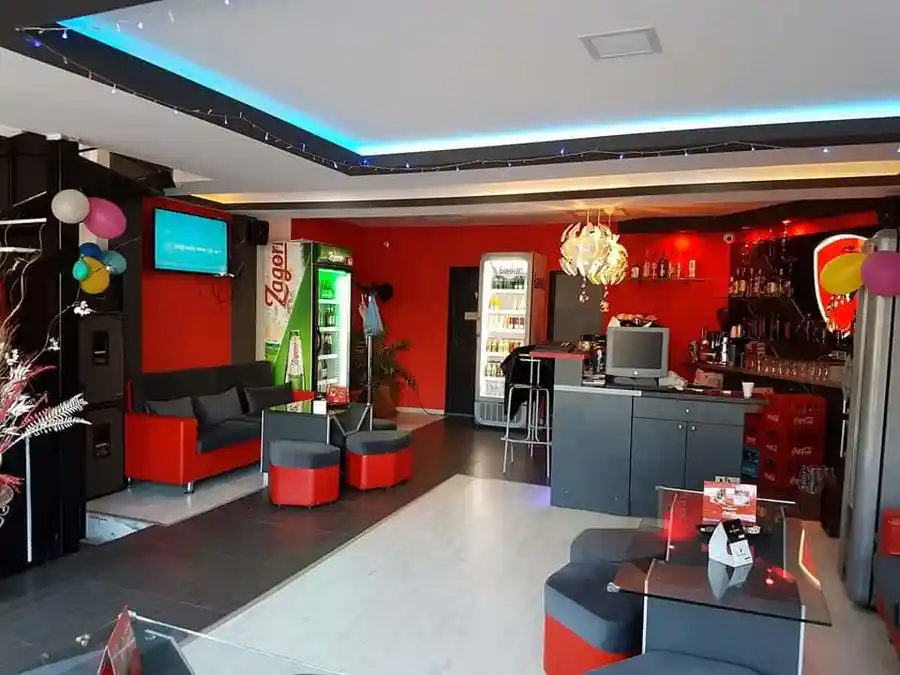 Amora Bar