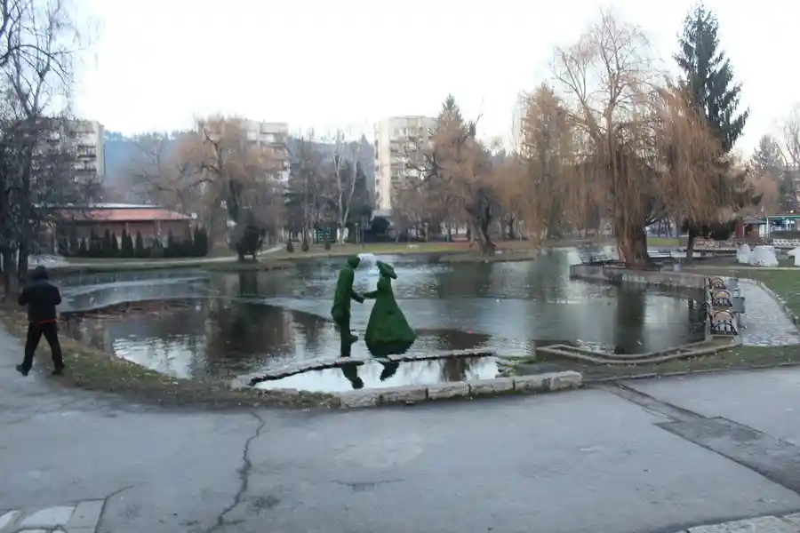 Езерото в Централния градски парк - Разлог