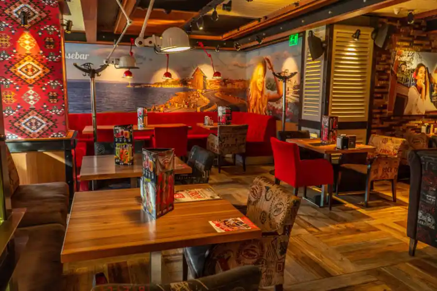 Happy Bar & Grill Лазур - Бургас