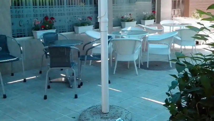 Cafe "Avantgarde"