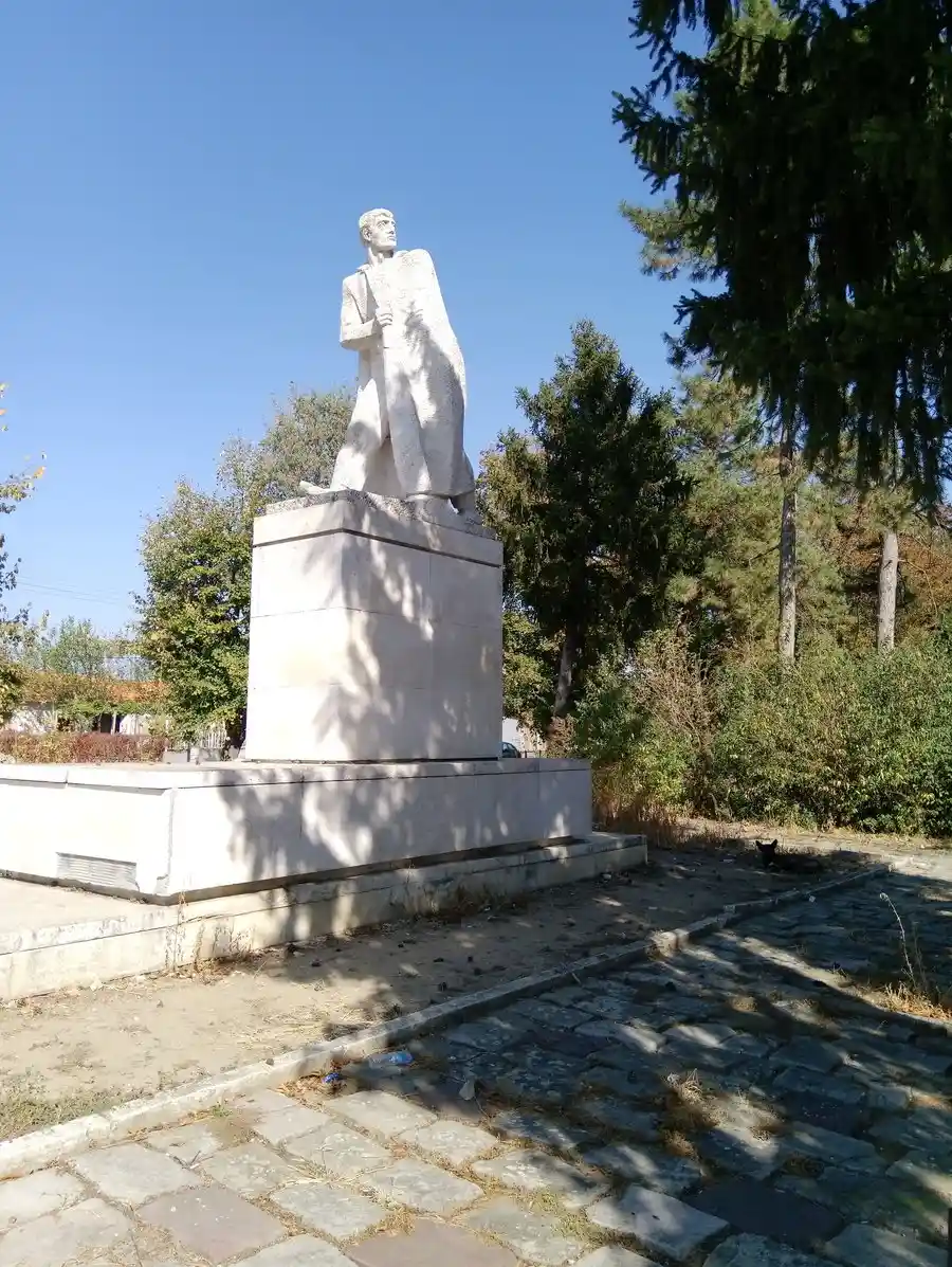 Мемориален кът в памет на загиналите - с. Асеновци