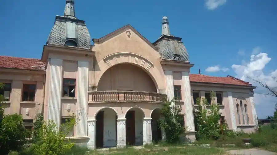 Сградата на старата баня - с.Ягода